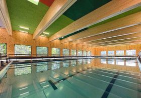 Schwimmbad auf Wanderschaft
